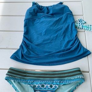 Carve tankini top and bottoms